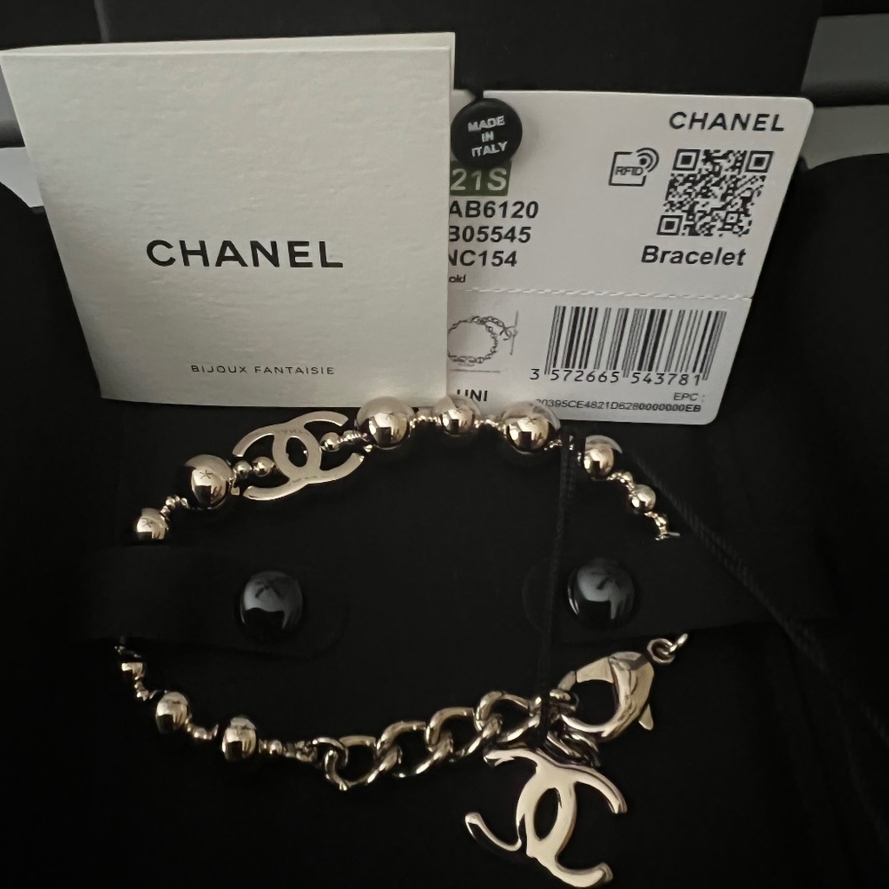Chanel AUTHENTIC  gold bracelet with box and tags